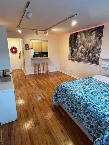 7510 Yellowstone Blvd Apt 4e - Photo 3 of 12