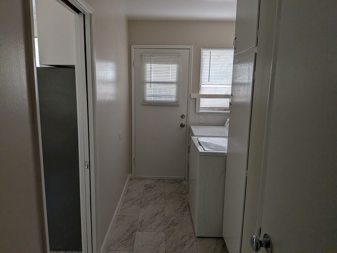 548 N San Pedro St #548 - Photo 4 of 15