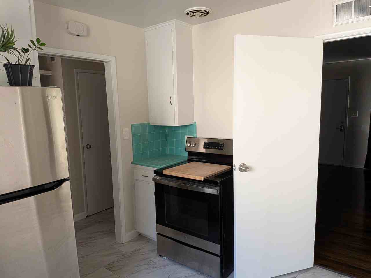 548 N San Pedro St #548 - Photo 7 of 15