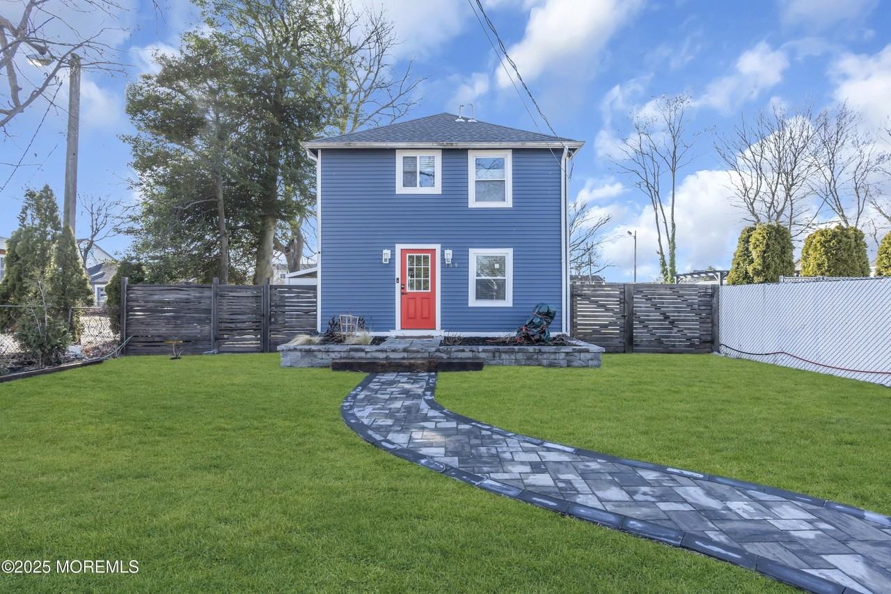 709 17th Ave Unit 1 - Photo 3 of 30