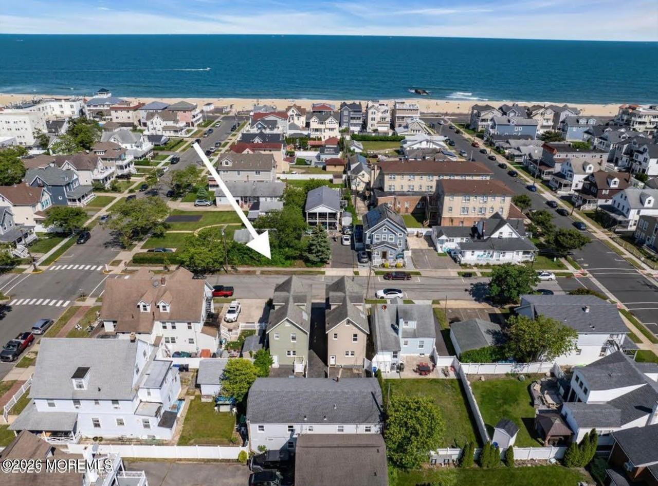 1101 A St - Photo 2 of 35