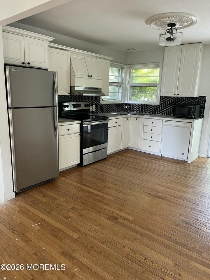 507 Staffa St - Photo 3 of 10