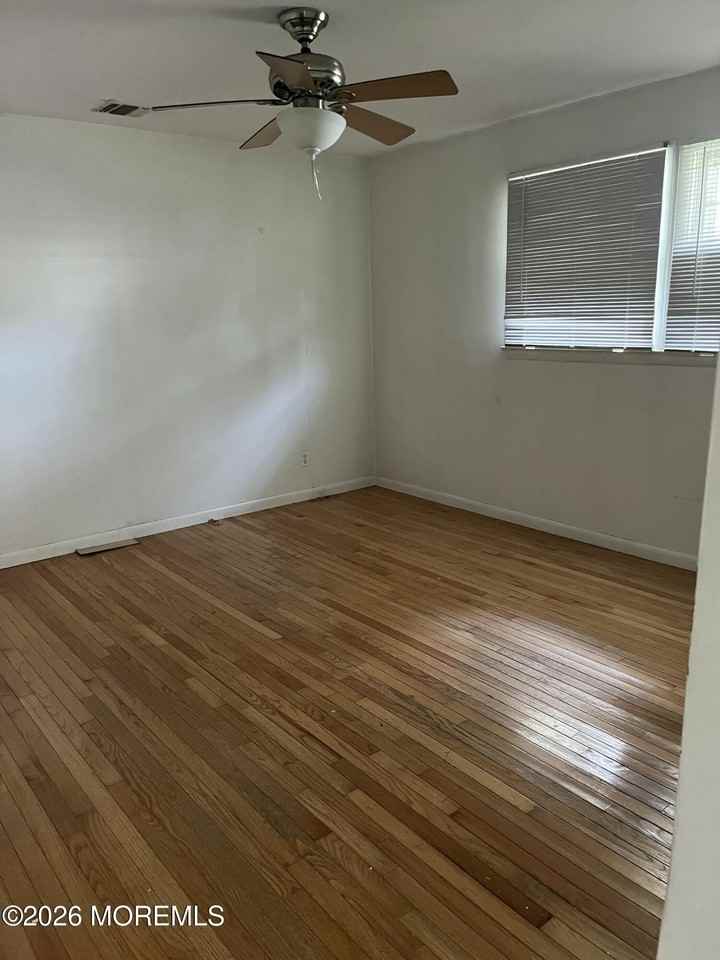 507 Staffa St - Photo 5 of 10