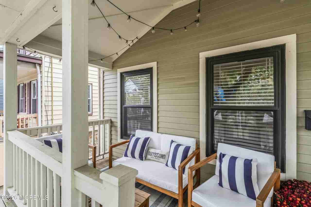 34 Phoenix Ave - Photo 3 of 31