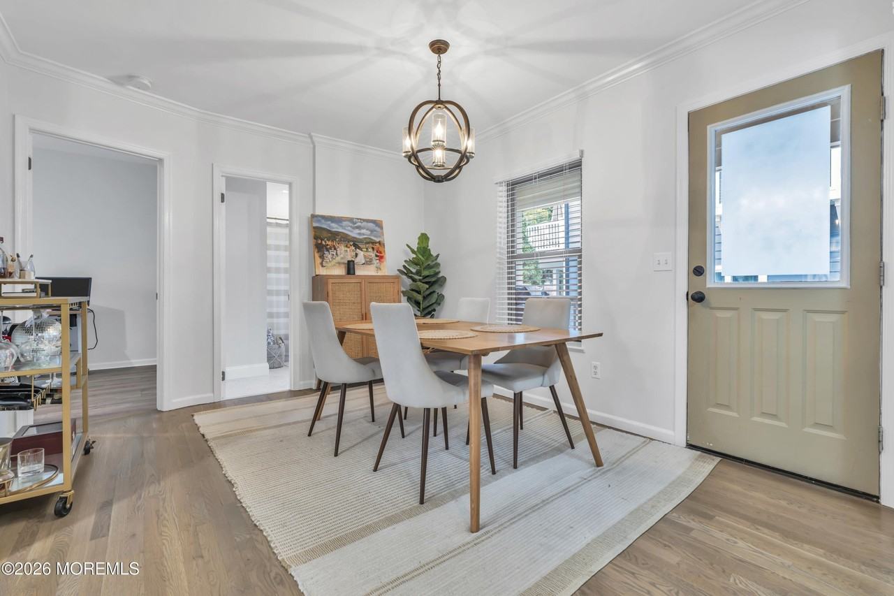 34 Phoenix Ave - Photo 7 of 31