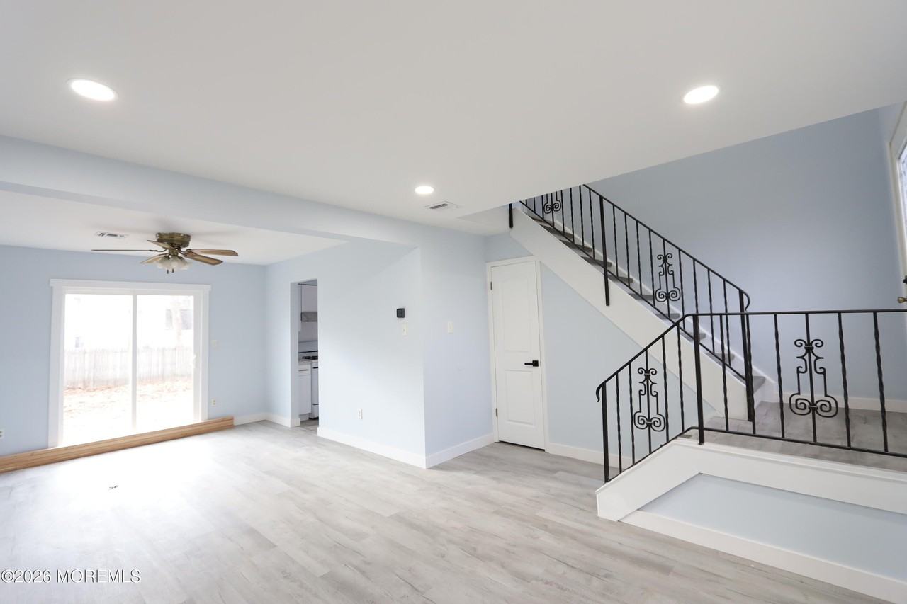 21 Aster St - Photo 2 of 11