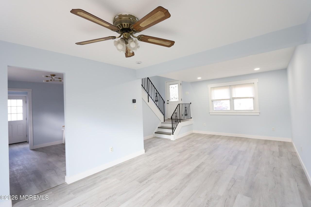 21 Aster St - Photo 3 of 11