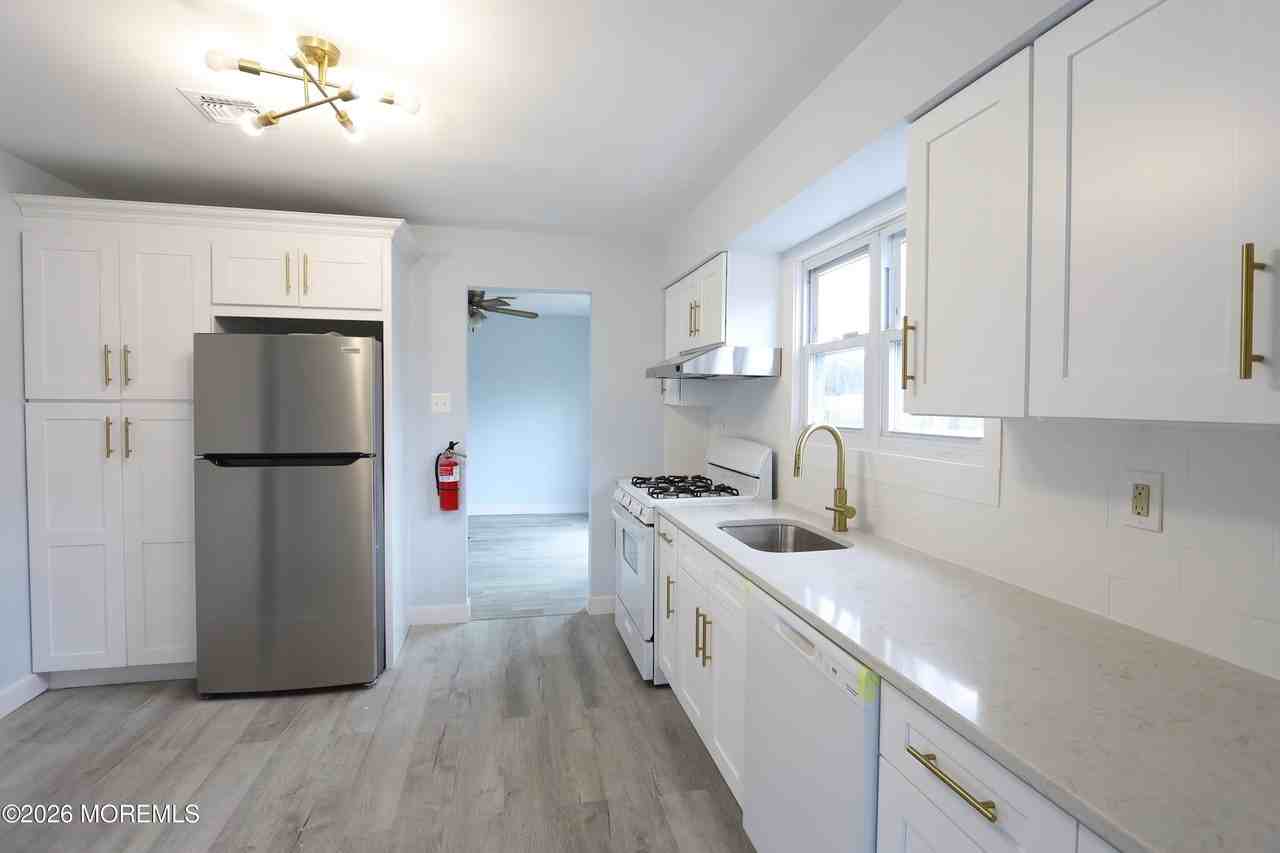 21 Aster St - Photo 4 of 11