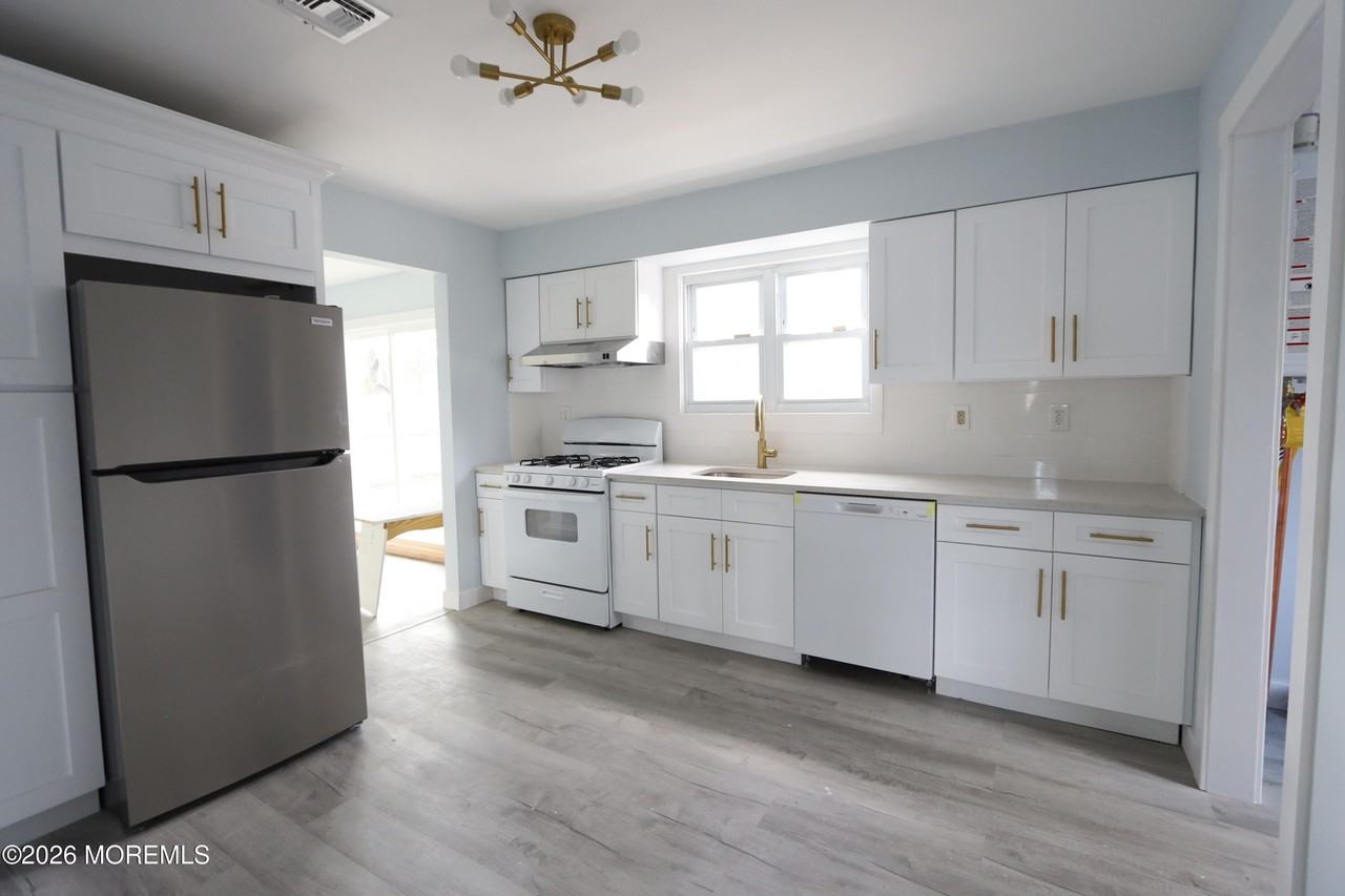 21 Aster St - Photo 5 of 11