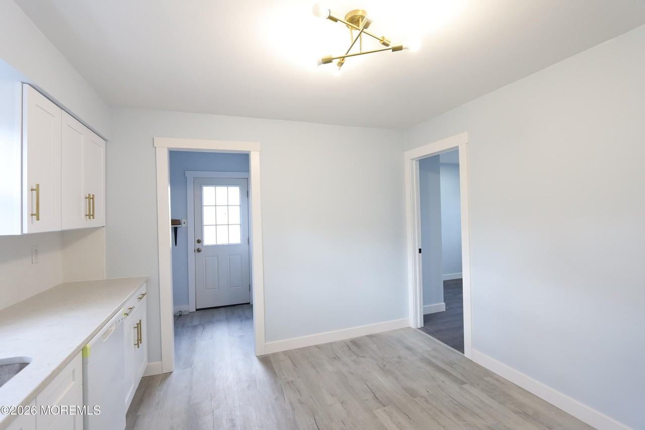 21 Aster St - Photo 6 of 11