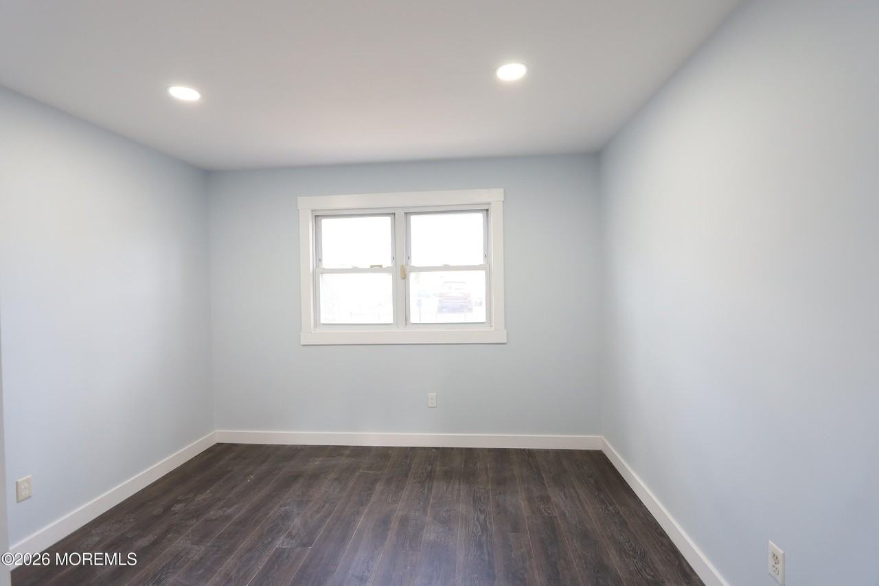 21 Aster St - Photo 7 of 11