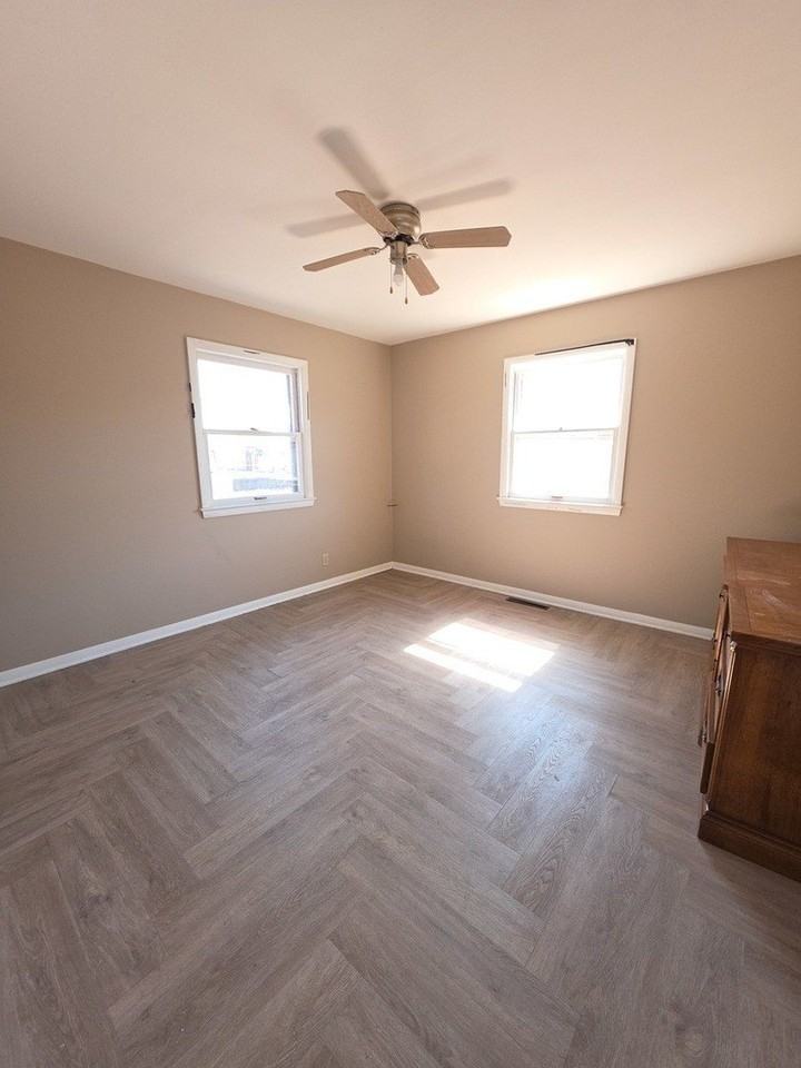 65 N Aldine St #2 - Photo 3 of 5