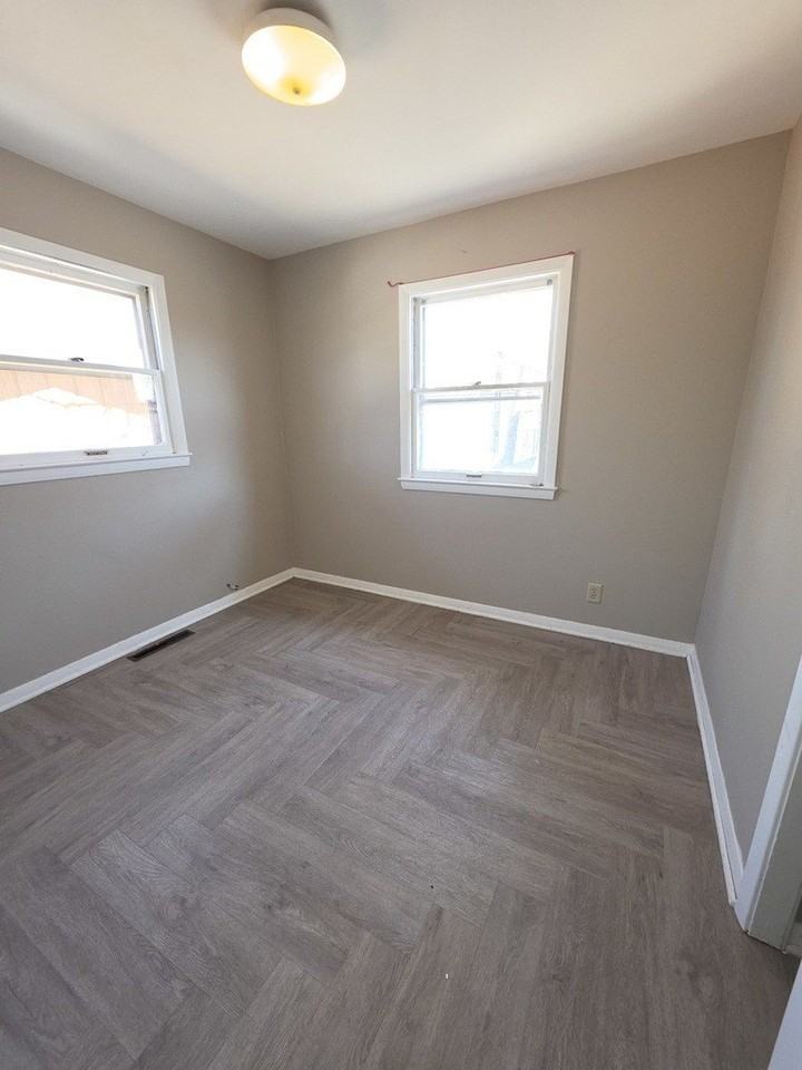 65 N Aldine St #2 - Photo 5 of 5