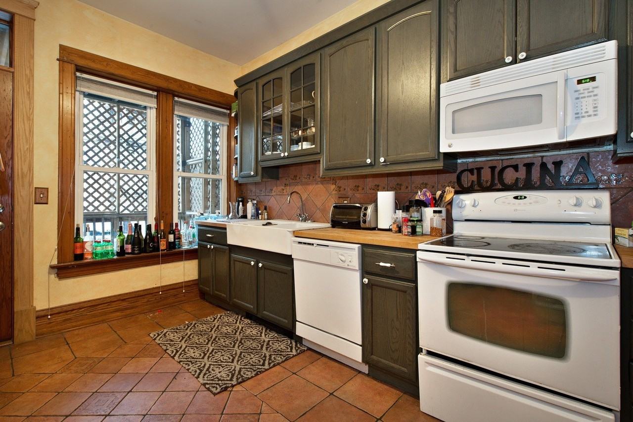 3508 N Sheffield Ave Apt 1 - Photo 5 of 9