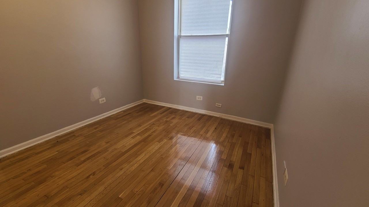 604 E Marquette Rd #2 - Photo 7 of 7