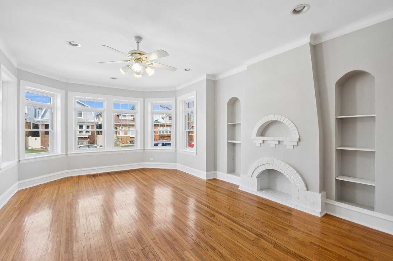 4945 N Kilpatrick Ave Apt 1 - Photo 3 of 15