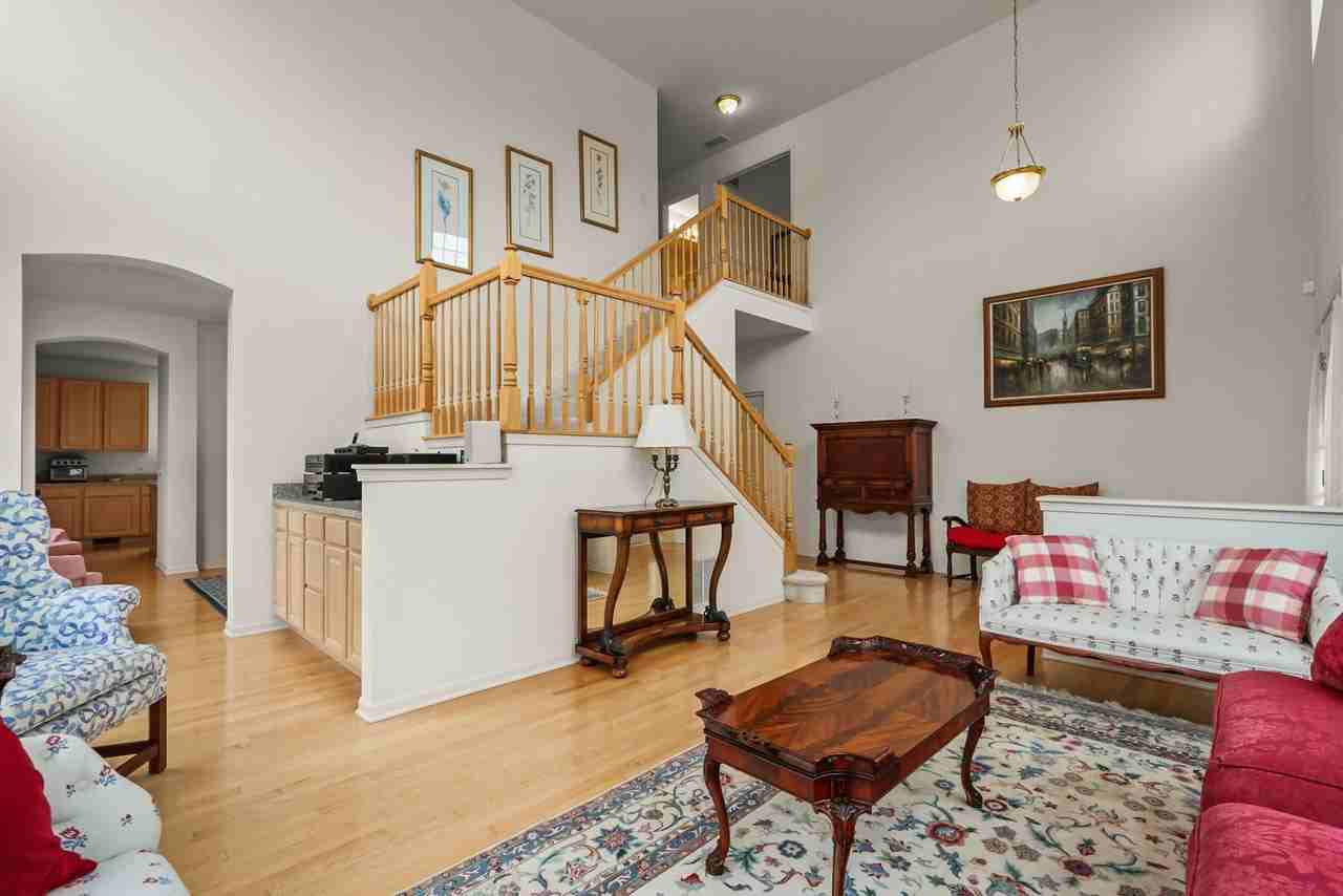 2311 Hazeltime Dr - Photo 4 of 35