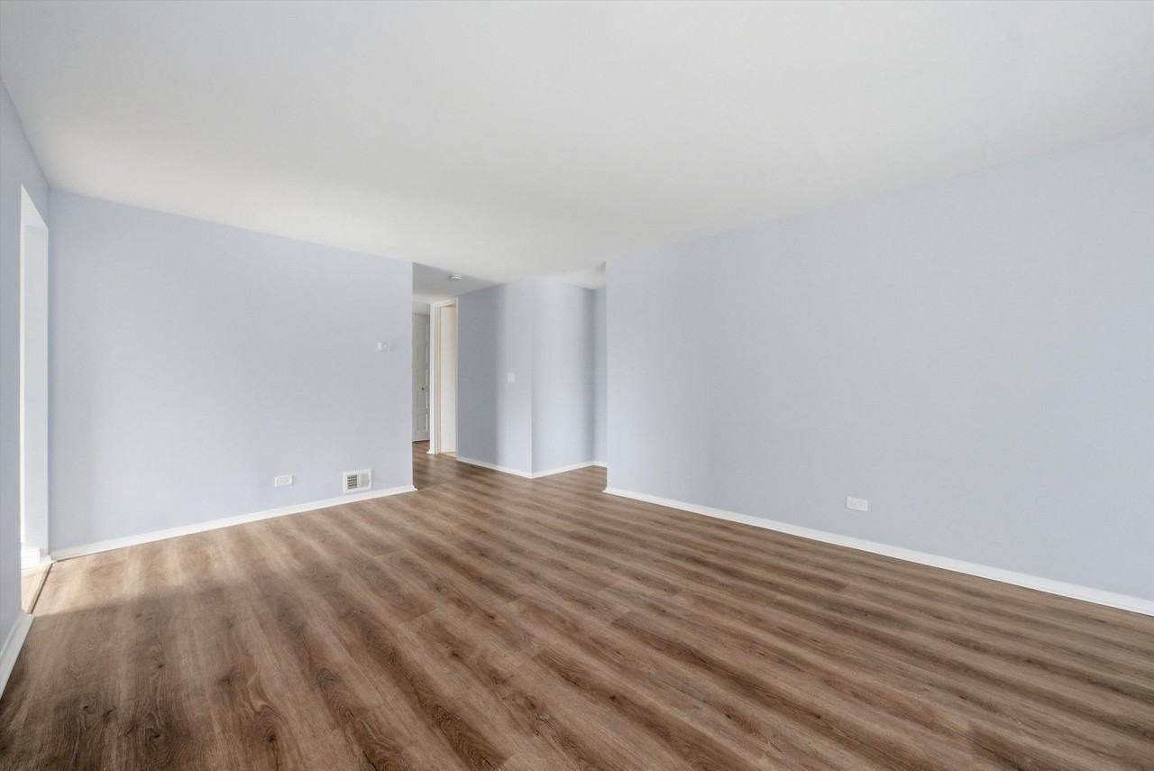 4000 Triumvera Dr Apt 201a - Photo 7 of 39