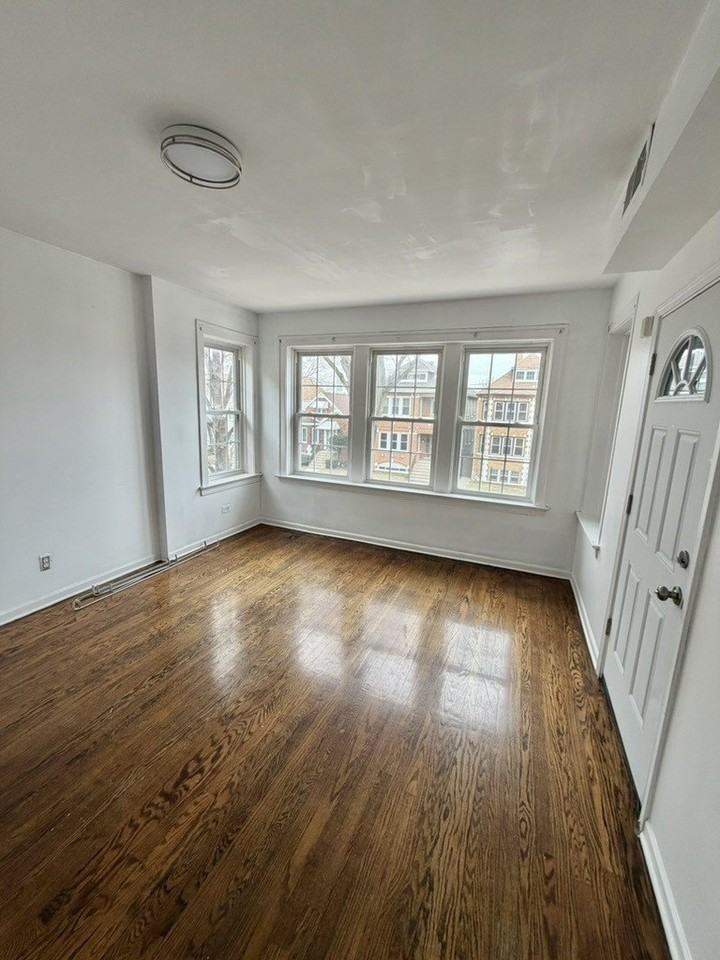 4727 S Harding Ave Unit 2 - Photo 2 of 14