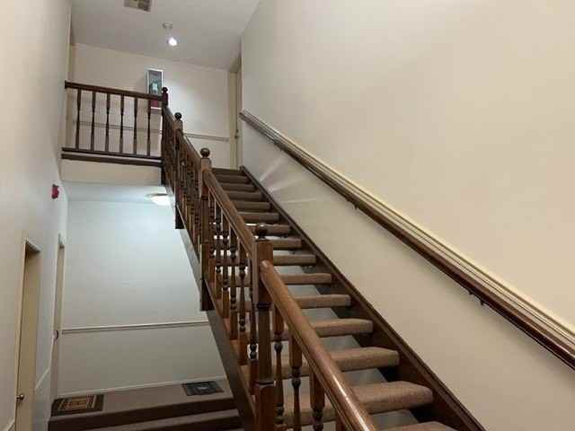 1437 Clairmont Ct Unit 200 - Photo 3 of 30