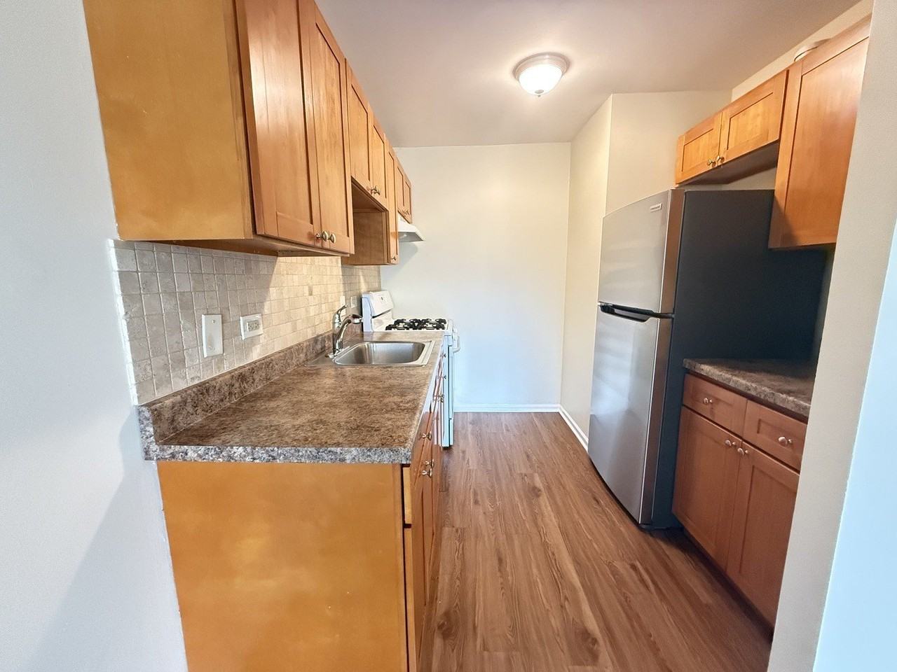 5720 East Ave Apt 3a - Photo 5 of 10