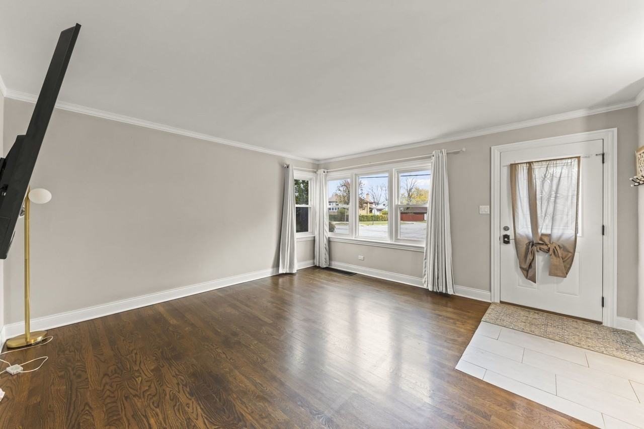 2852 Scott St - Photo 7 of 34