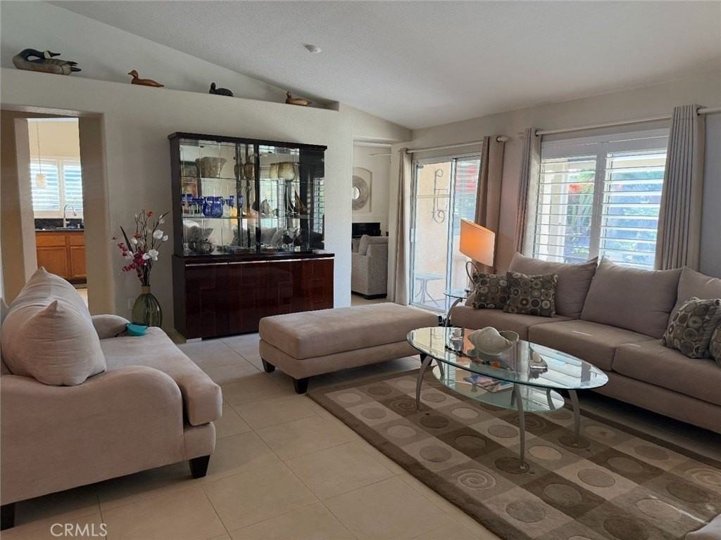 37677 Emerson Dr - Photo 4 of 35