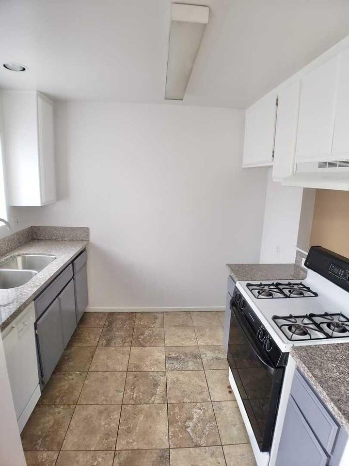 14259 Friar St - Photo 2 of 10