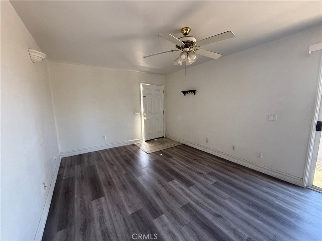 11278 San Mateo Dr Unit C - Photo 2 of 10