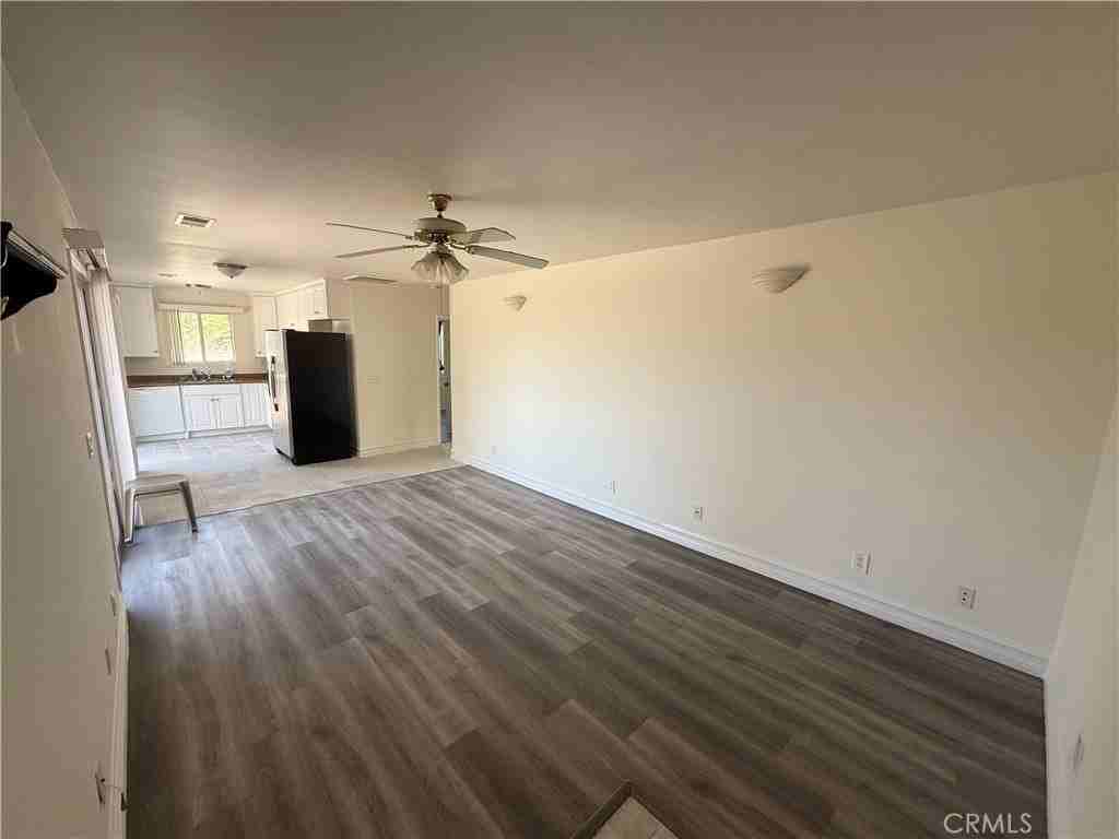 11278 San Mateo Dr Unit C - Photo 3 of 10