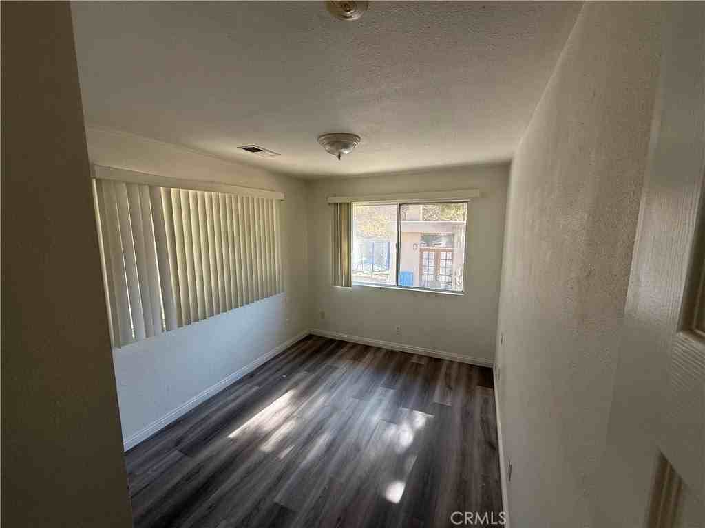 11278 San Mateo Dr Unit C - Photo 6 of 10