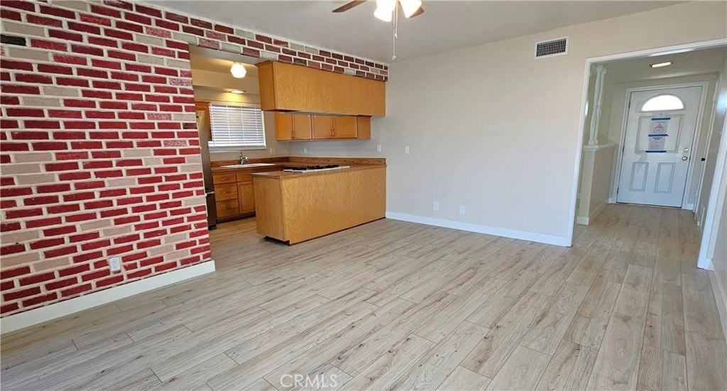 623 N Rimhurst Ave - Photo 5 of 21