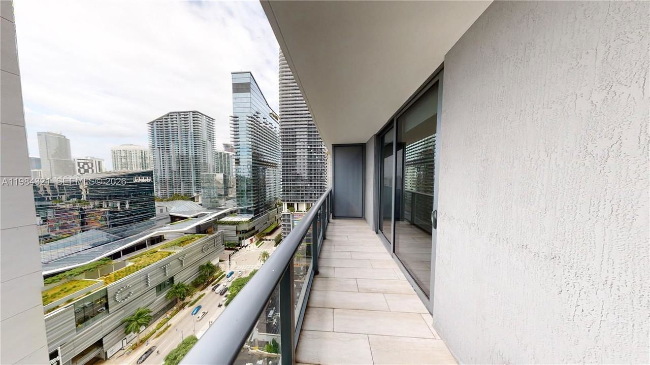 55 Sw 9th Ave #20 - Photo 3 of 8