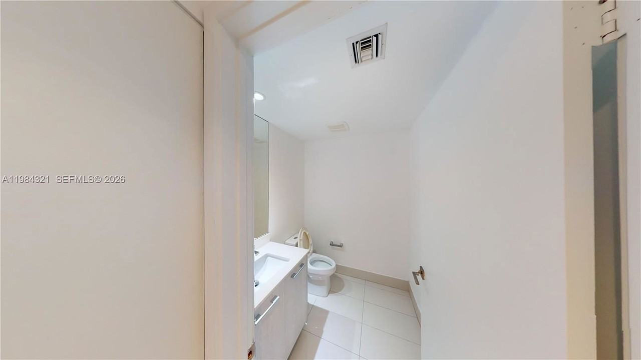 55 Sw 9th Ave #20 - Photo 6 of 8