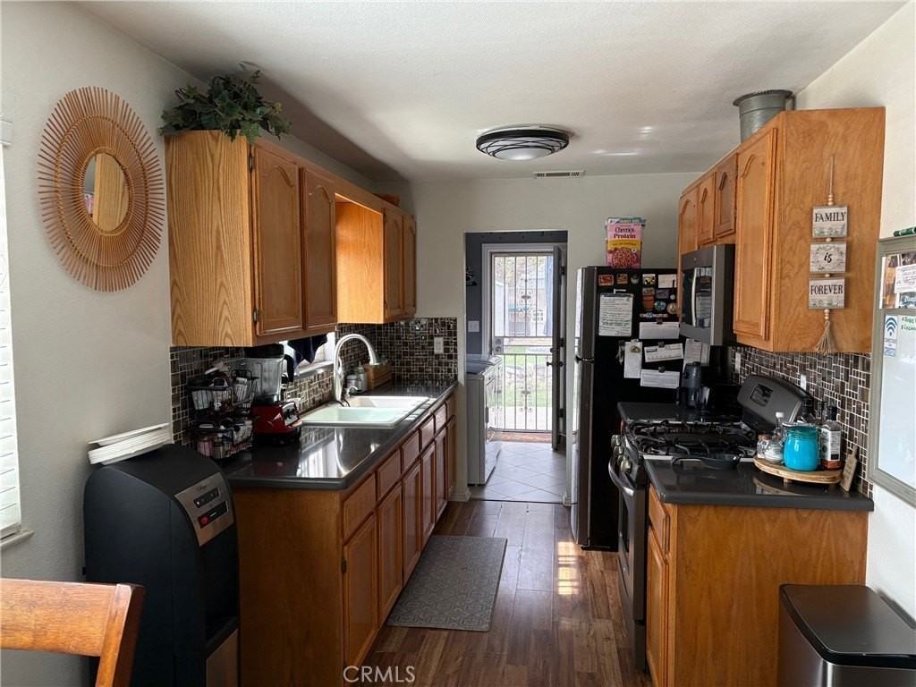 5128 Acacia Ave - Photo 2 of 11