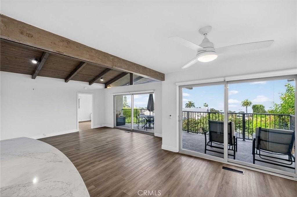 462 Hilledge Dr - Photo 3 of 34