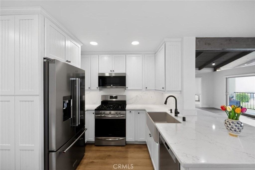 462 Hilledge Dr - Photo 6 of 34