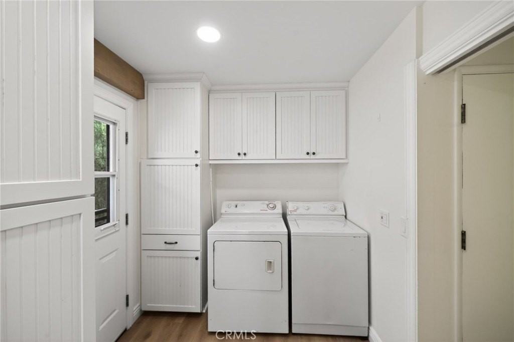 462 Hilledge Dr - Photo 7 of 34