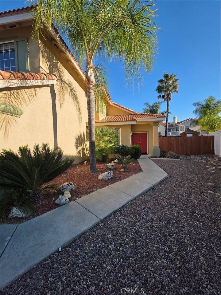 31939 Monique Cir - Photo 2 of 35