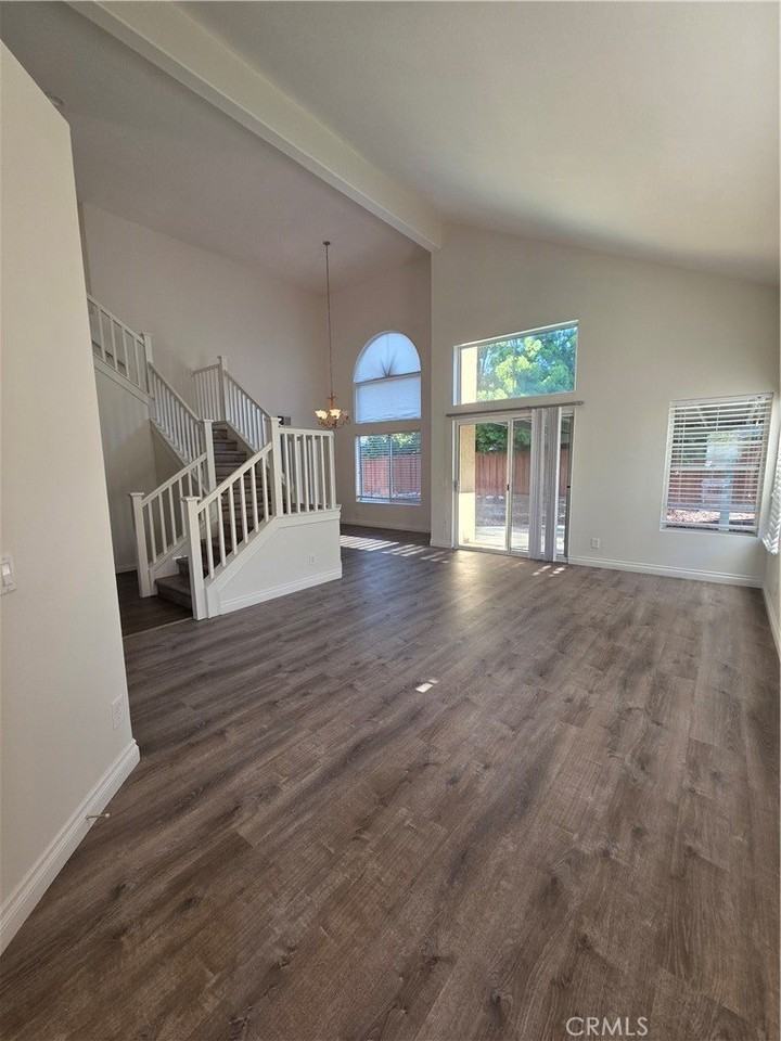 31939 Monique Cir - Photo 3 of 35