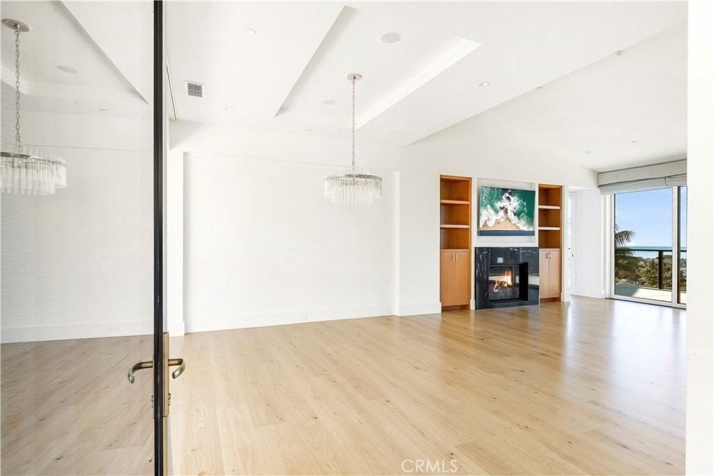 420 Emerald Bay - Photo 2 of 43