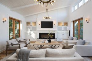 featured image of 2217 Laurel Pl