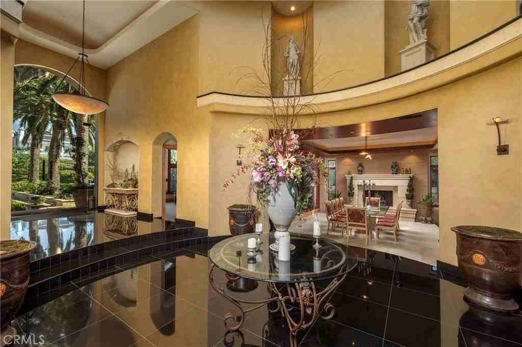 5 Pelican Hill Cir - Photo 4 of 37