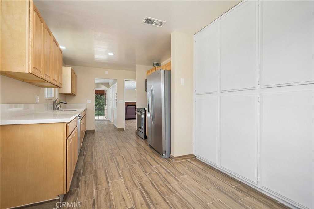 11760 Lasselle St - Photo 3 of 41