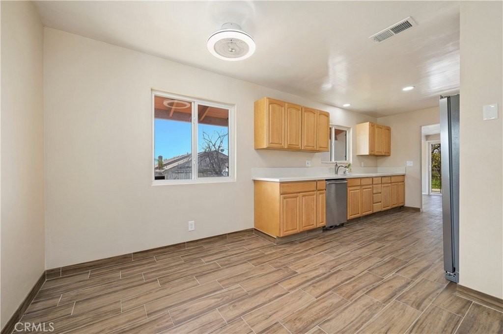 11760 Lasselle St - Photo 5 of 41