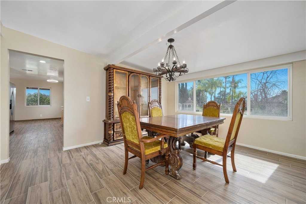 11760 Lasselle St - Photo 6 of 41