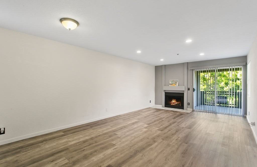 430 Lake St #202 - Photo 4 of 26
