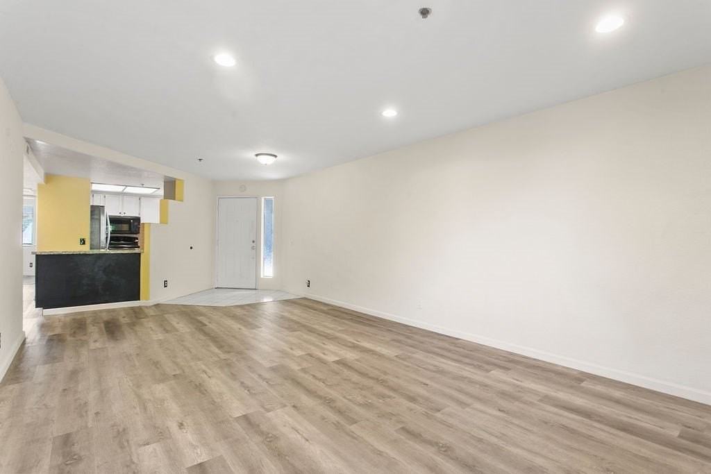 430 Lake St #202 - Photo 5 of 26