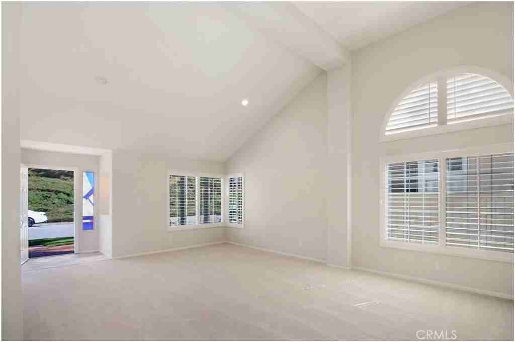 28721 Via Pasatiempo - Photo 4 of 48