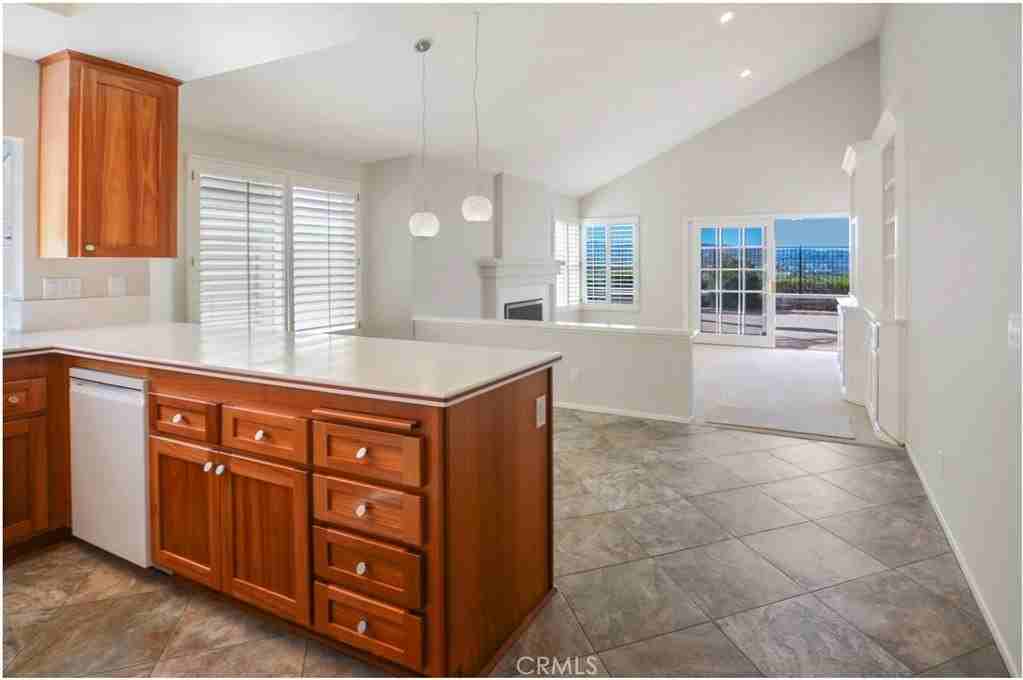 28721 Via Pasatiempo - Photo 7 of 48